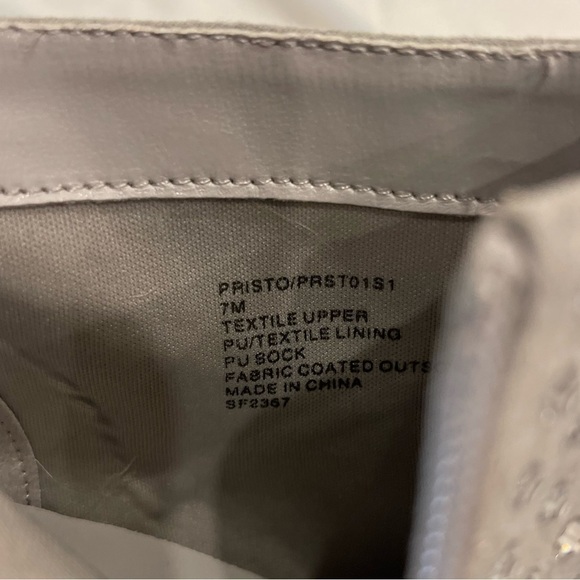 Steve Madden Pristo Bootie in Silver with Silver Studs size 7 - Picture 13 of 13